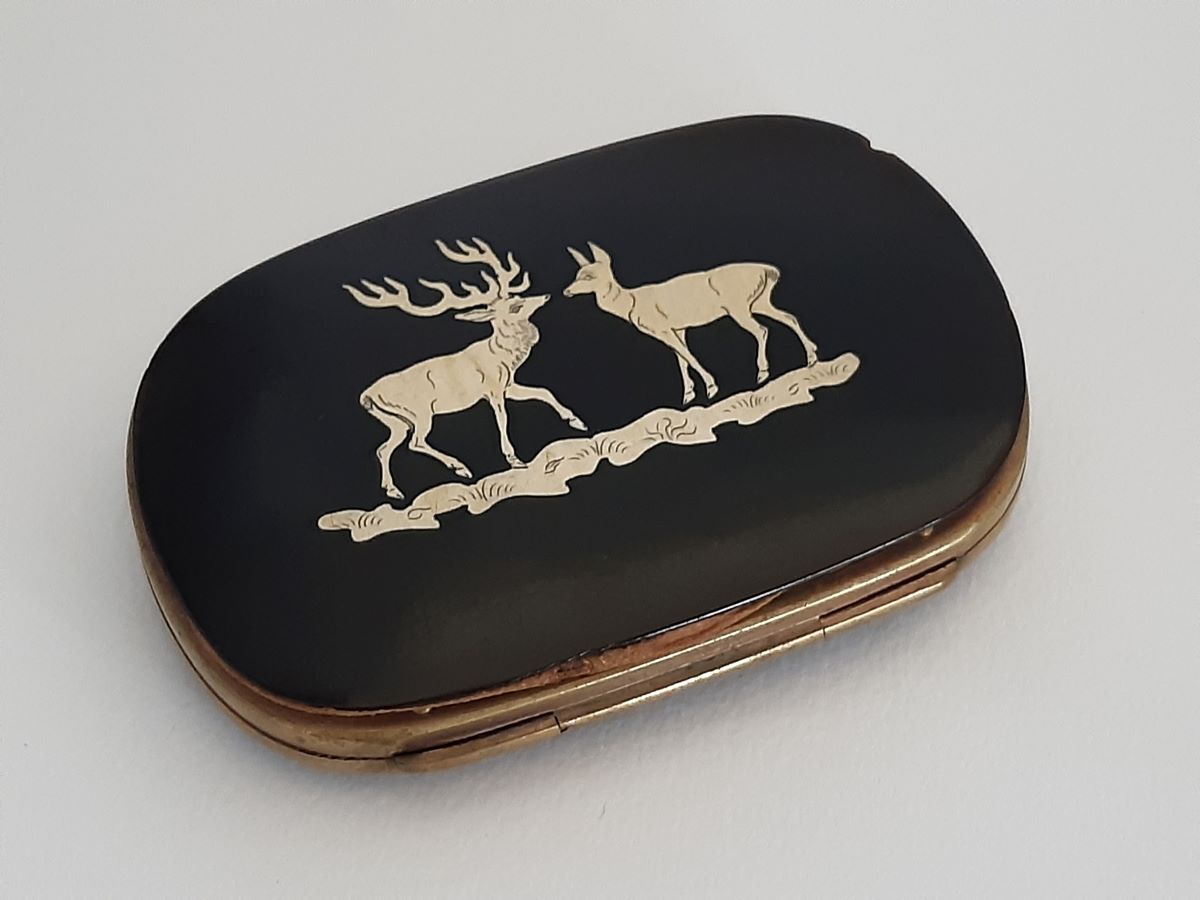 19th century Papier Mache purse